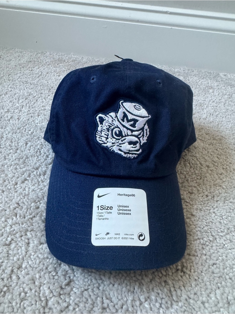 Nike University of Michigan Heritage86 Navy Embroidered Logo Cap